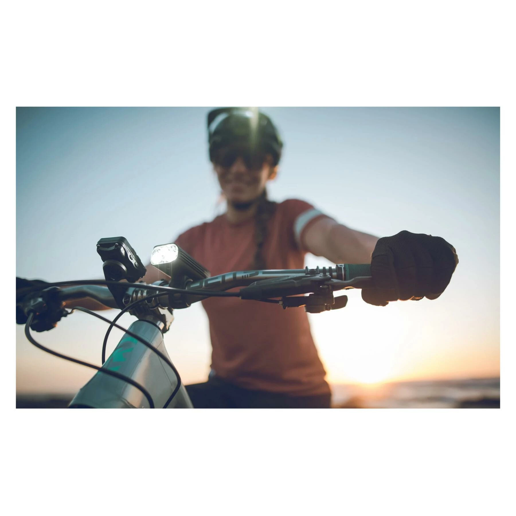 Éclairage Lezyne Macro 1300 XL 4 Éclairage Lezyne Macro 1300 XL – Image 2